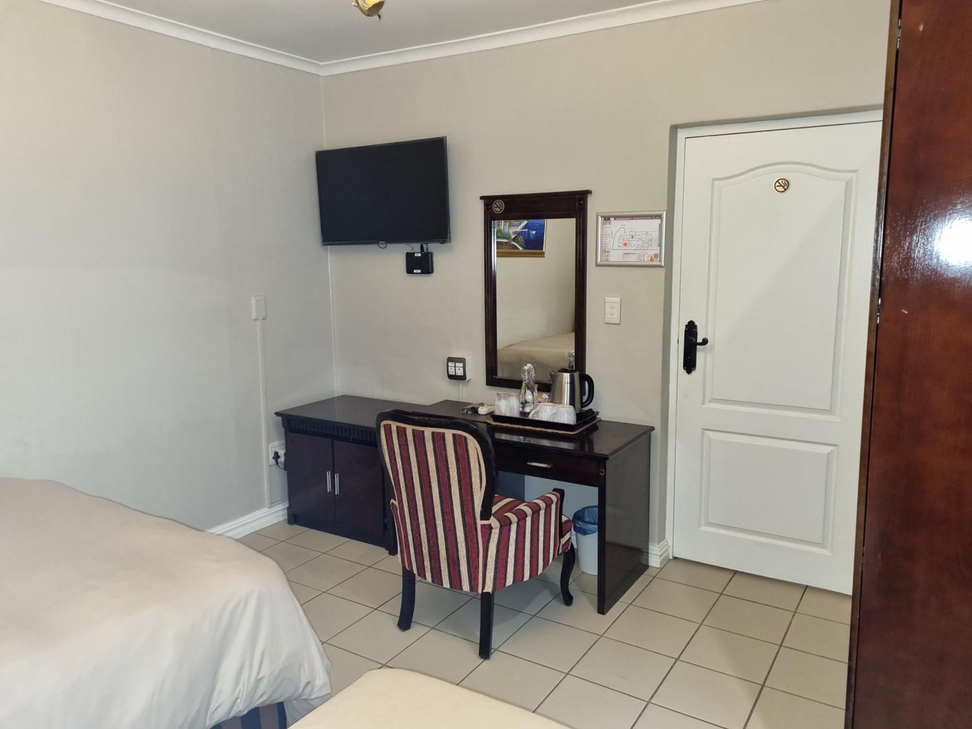 Savoy Lodge ケープタウン エクステリア 写真